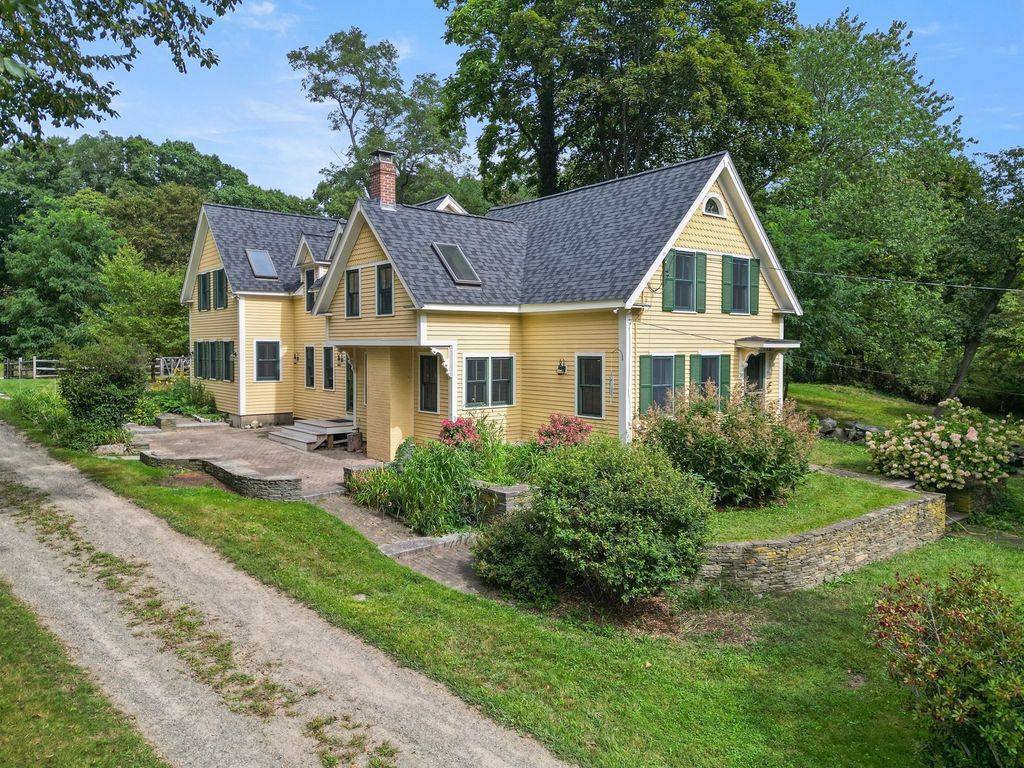 19-21 Downfall Rd, Newbury, MA 01922