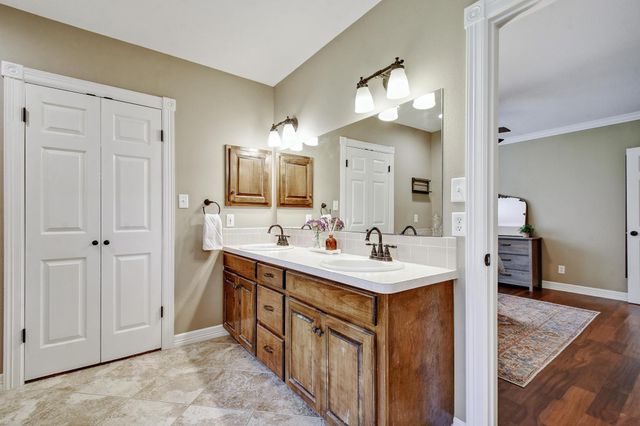 63 Hunters Point Drive DR, New Braunfels, TX 78132