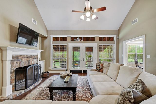 63 Hunters Point Drive DR, New Braunfels, TX 78132