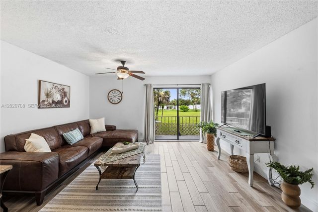 430 Commodore Dr 213, Plantation, FL 33325