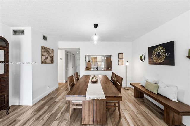 430 Commodore Dr 213, Plantation, FL 33325