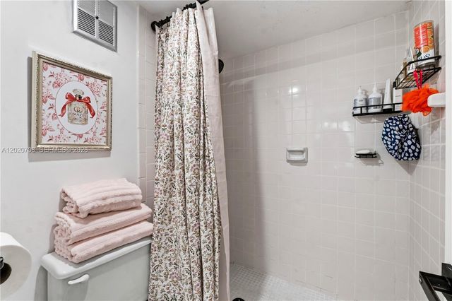 430 Commodore Dr 213, Plantation, FL 33325
