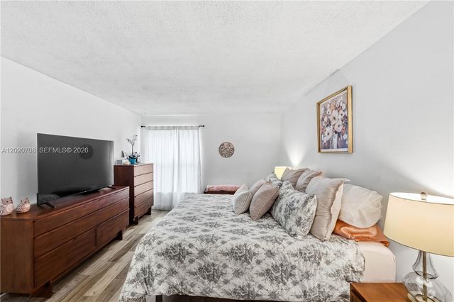 430 Commodore Dr 213, Plantation, FL 33325