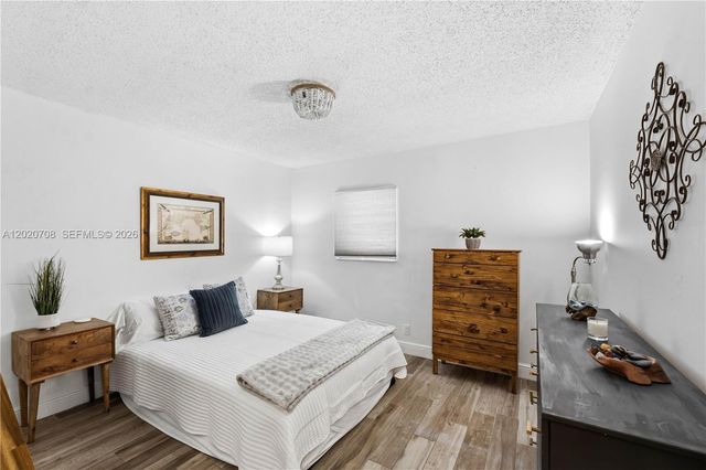 430 Commodore Dr 213, Plantation, FL 33325