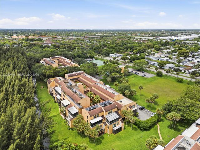 430 Commodore Dr 213, Plantation, FL 33325