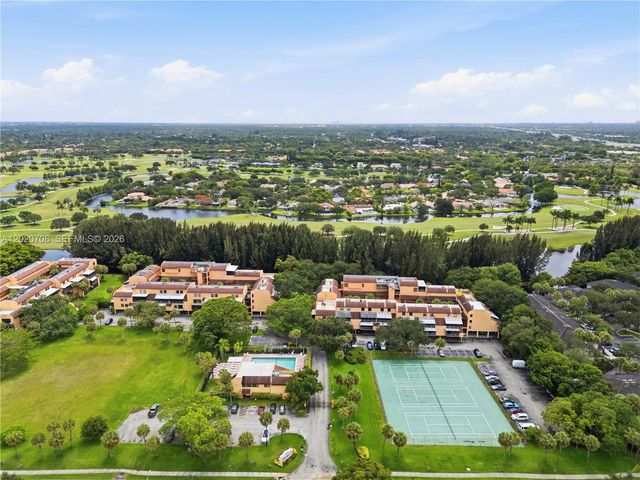 430 Commodore Dr 213, Plantation, FL 33325