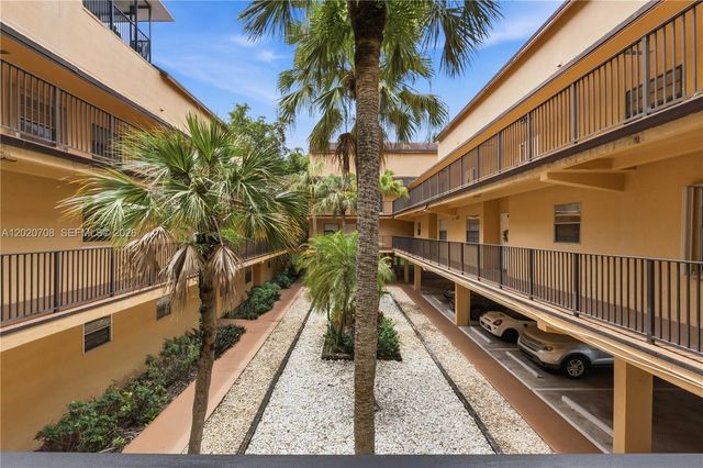 430 Commodore Dr 213, Plantation, FL 33325