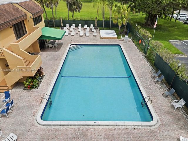 430 Commodore Dr 213, Plantation, FL 33325
