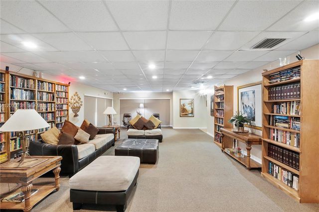 430 Commodore Dr 213, Plantation, FL 33325