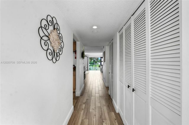 430 Commodore Dr 213, Plantation, FL 33325