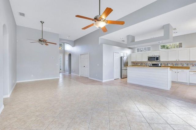 250 RIVER OAKS LANDING COURT 530, Debary, FL 32713