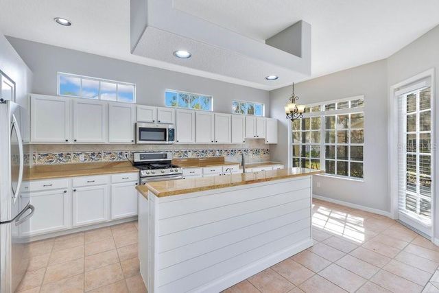 250 RIVER OAKS LANDING COURT 530, Debary, FL 32713