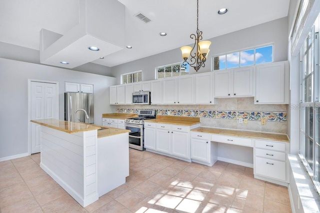 250 RIVER OAKS LANDING COURT 530, Debary, FL 32713