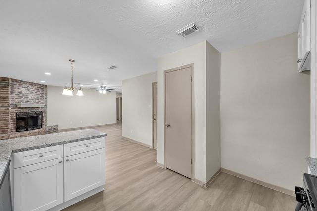 7 Ollerton Drive, Conroe, TX 77303