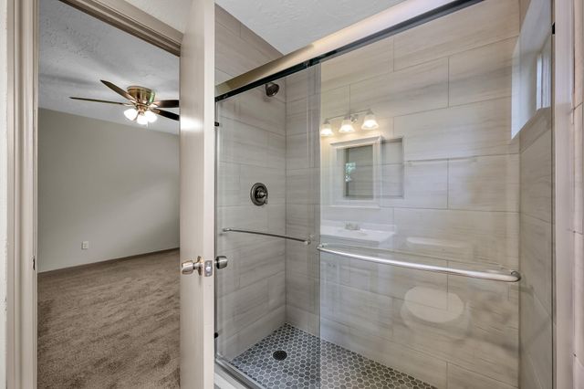 7 Ollerton Drive, Conroe, TX 77303