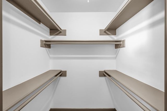 7 Ollerton Drive, Conroe, TX 77303