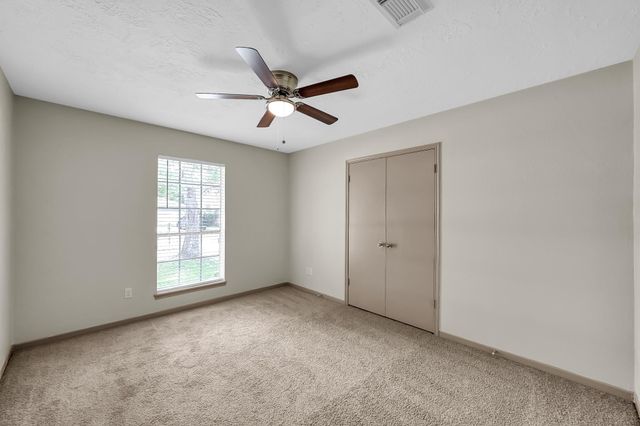 7 Ollerton Drive, Conroe, TX 77303