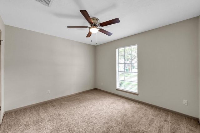 7 Ollerton Drive, Conroe, TX 77303