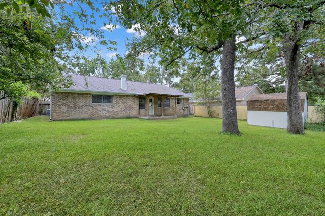 7 Ollerton Drive, Conroe, TX 77303