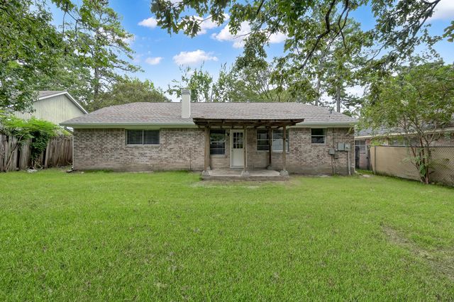 7 Ollerton Drive, Conroe, TX 77303
