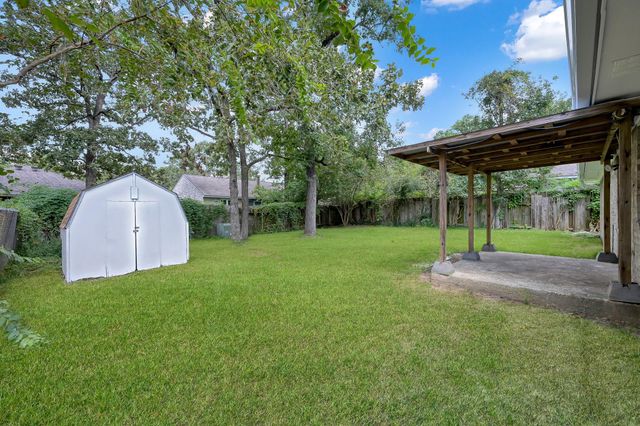 7 Ollerton Drive, Conroe, TX 77303