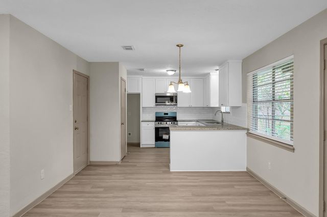 7 Ollerton Drive, Conroe, TX 77303