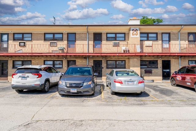 23 King Arthur Court 6, Northlake, IL 60164