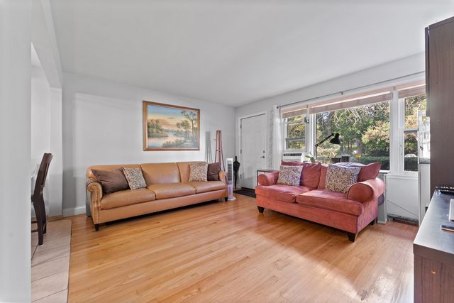 23 King Arthur Court 6, Northlake, IL 60164