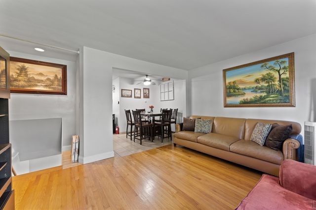 23 King Arthur Court 6, Northlake, IL 60164