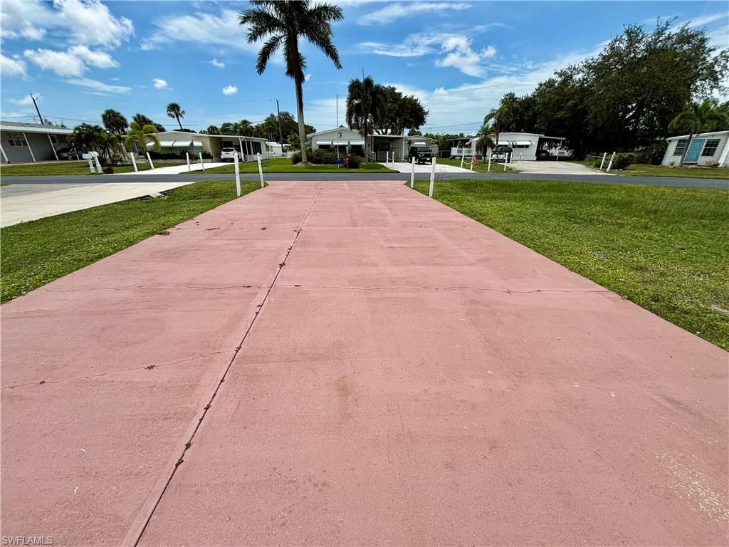 27341 Valois DR, BONITA SPRINGS, FL 34135 — photo 3