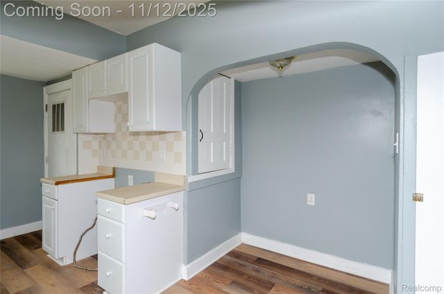 577 Peacock Avenue, Pontiac, MI 48340