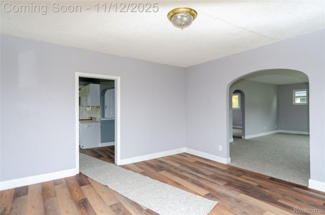 577 Peacock Avenue, Pontiac, MI 48340