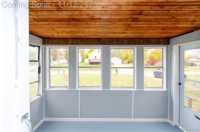 577 Peacock Avenue, Pontiac, MI 48340