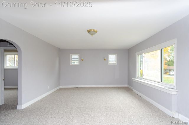 577 Peacock Avenue, Pontiac, MI 48340