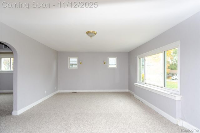 577 Peacock Avenue, Pontiac, MI 48340