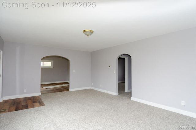 577 Peacock Avenue, Pontiac, MI 48340