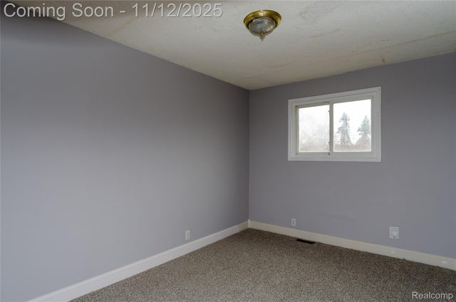 577 Peacock Avenue, Pontiac, MI 48340