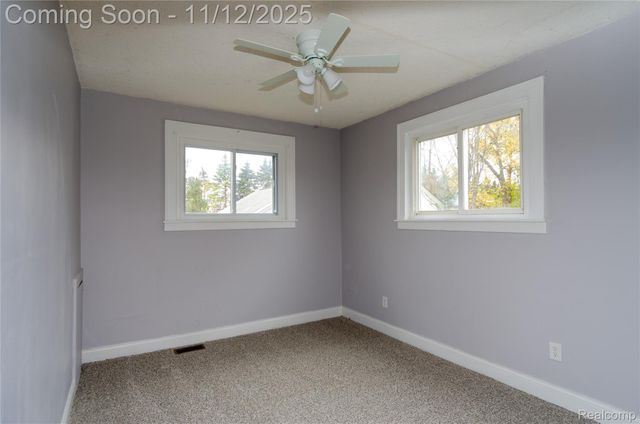 577 Peacock Avenue, Pontiac, MI 48340