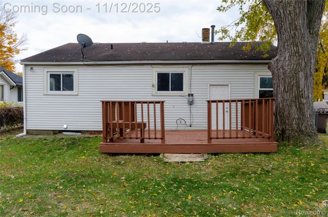 577 Peacock Avenue, Pontiac, MI 48340