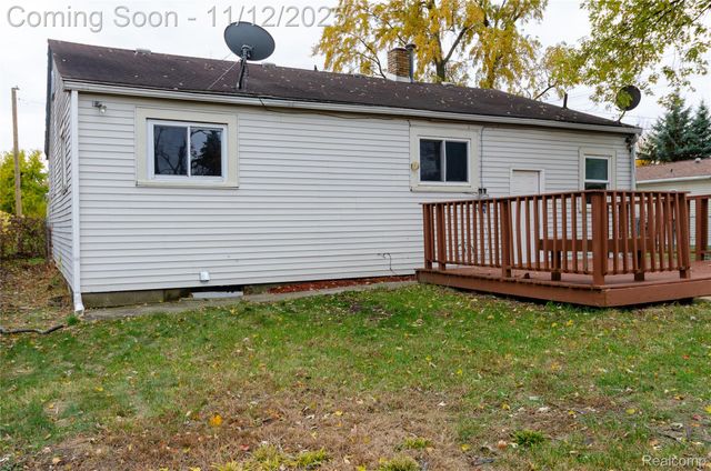 577 Peacock Avenue, Pontiac, MI 48340