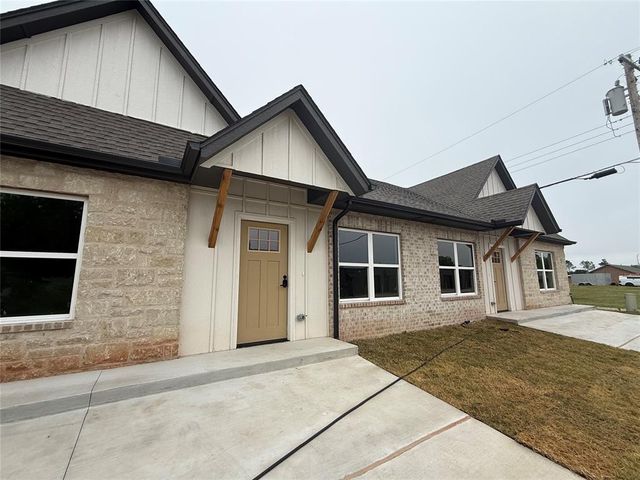 100 S. Walnut Street, Edmond, OK 73003