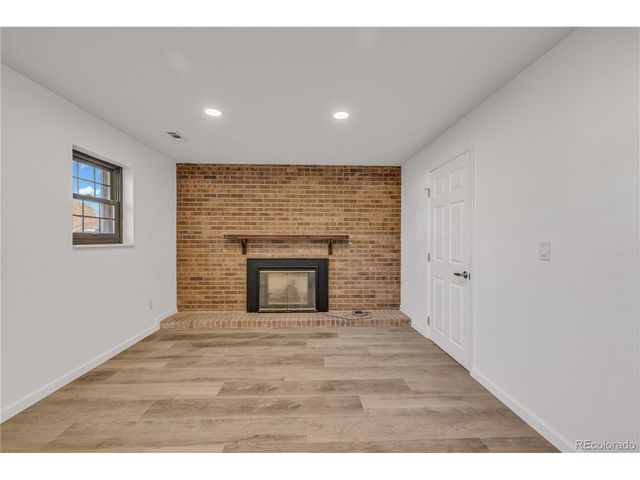 9409 Brentwood St, Broomfield, CO 80021