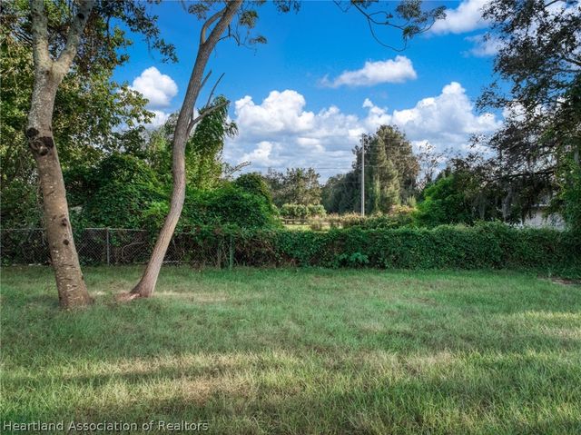 329 Hemlock Avenue, Sebring, FL 33870