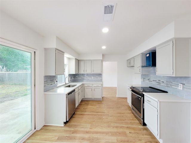 2317 Woodhollow Avenue, Mesquite, TX 75150