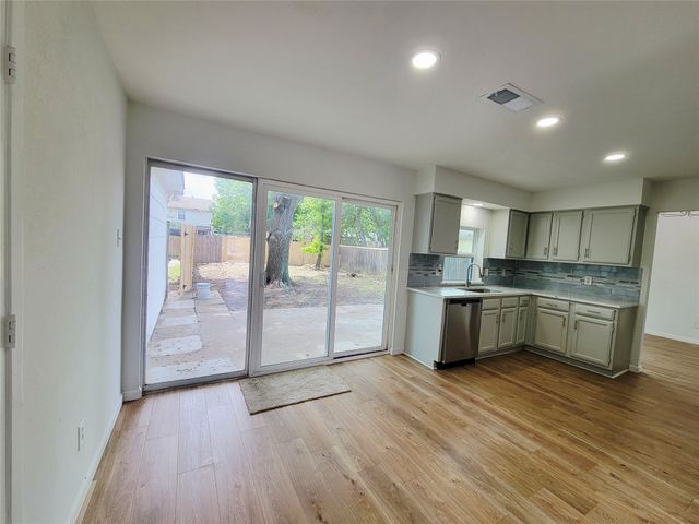 2317 Woodhollow Avenue, Mesquite, TX 75150