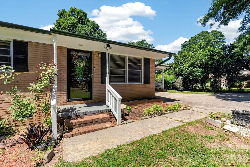 2644 Quiet Acres Road, Lancaster, SC 29720