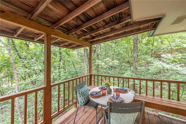 1146 N Eastwood Drive, Fayetteville, AR 72701