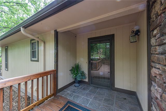 1146 N Eastwood Drive, Fayetteville, AR 72701
