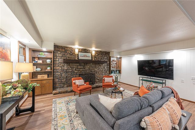 1146 N Eastwood Drive, Fayetteville, AR 72701