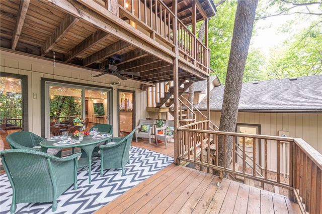 1146 N Eastwood Drive, Fayetteville, AR 72701